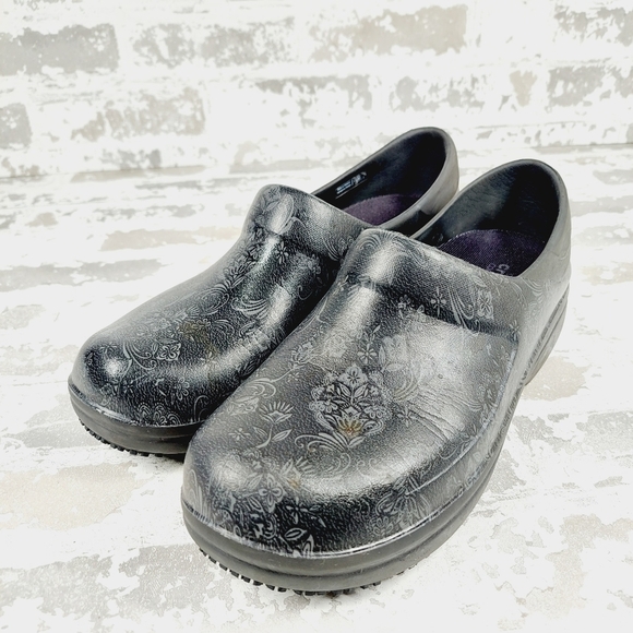 Crocs Women's Neria Pro Graphic  Black Floral Slip On Comfy Work Clogs H835 - Picture 2 of 13